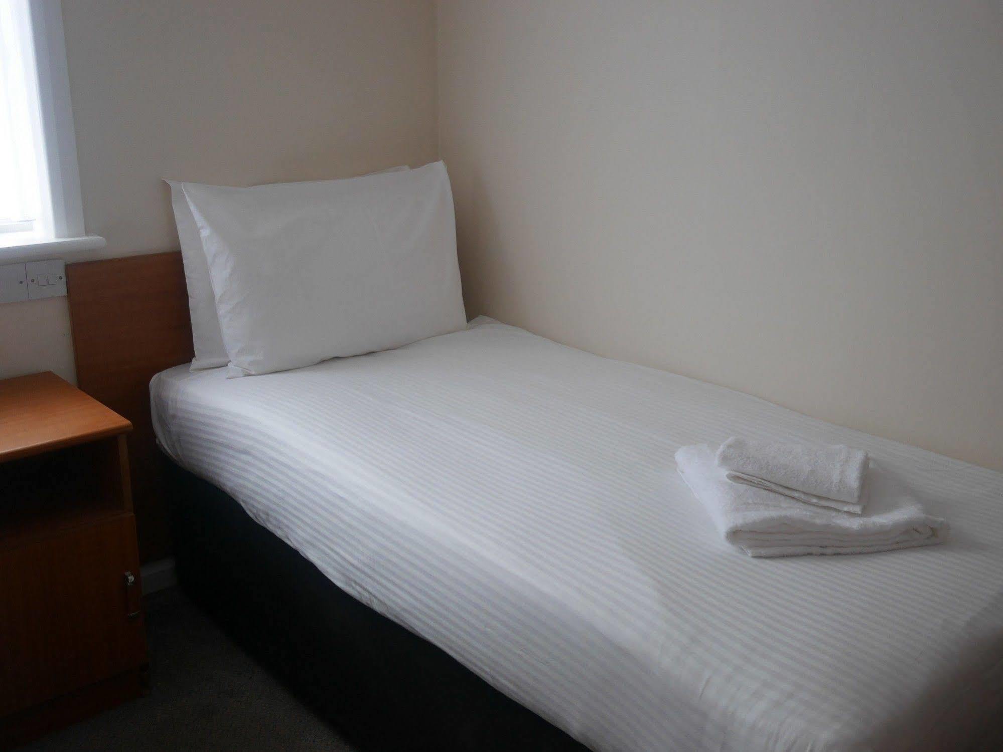 Sk Heathrow Hotel Hayes  Extérieur photo