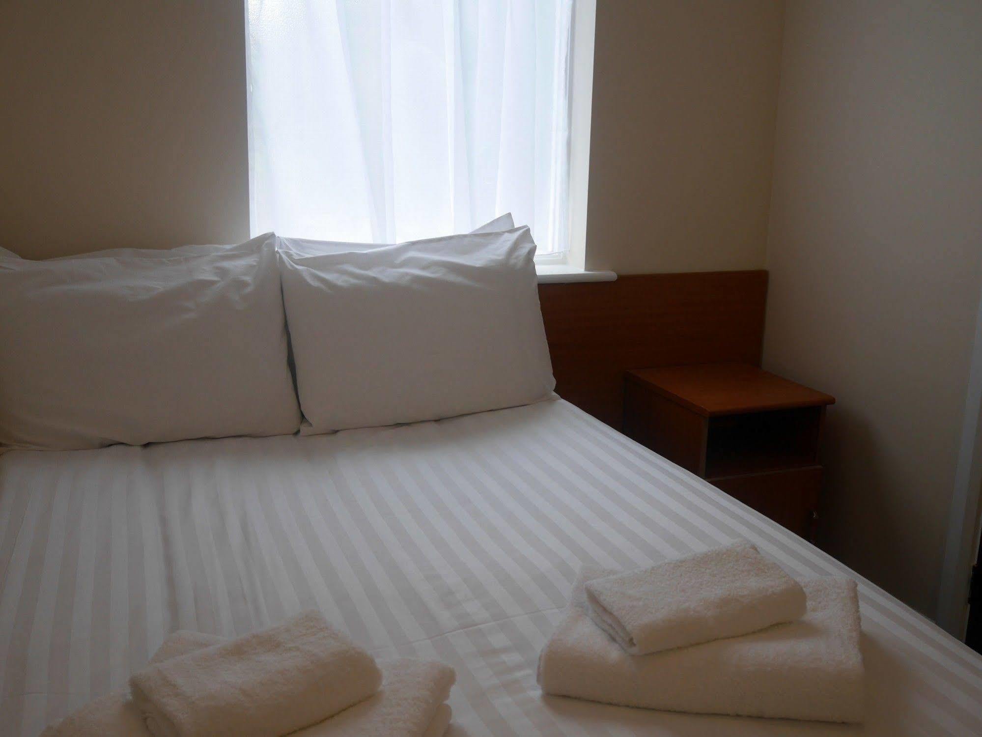 Sk Heathrow Hotel Hayes  Extérieur photo