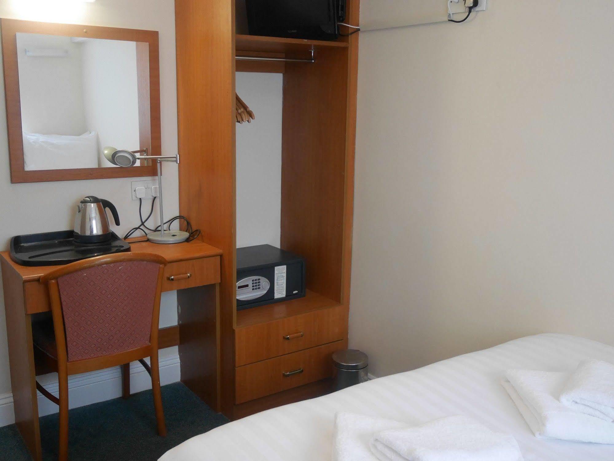 Sk Heathrow Hotel Hayes  Extérieur photo