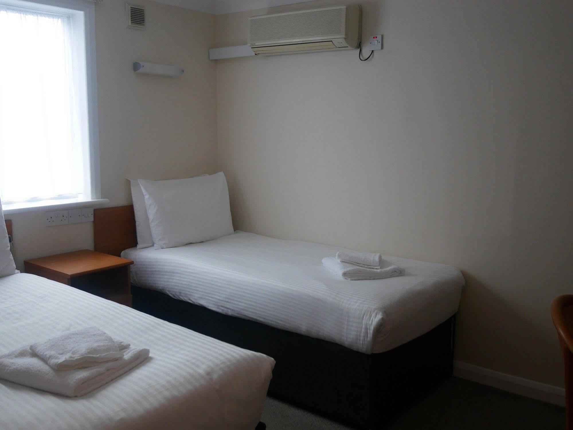 Sk Heathrow Hotel Hayes  Extérieur photo