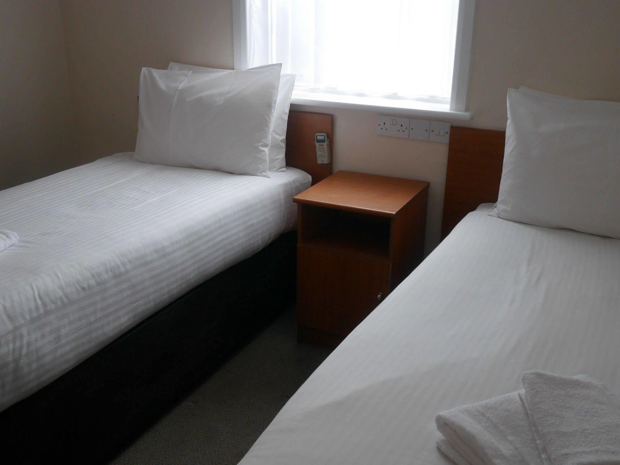 Sk Heathrow Hotel Hayes  Extérieur photo