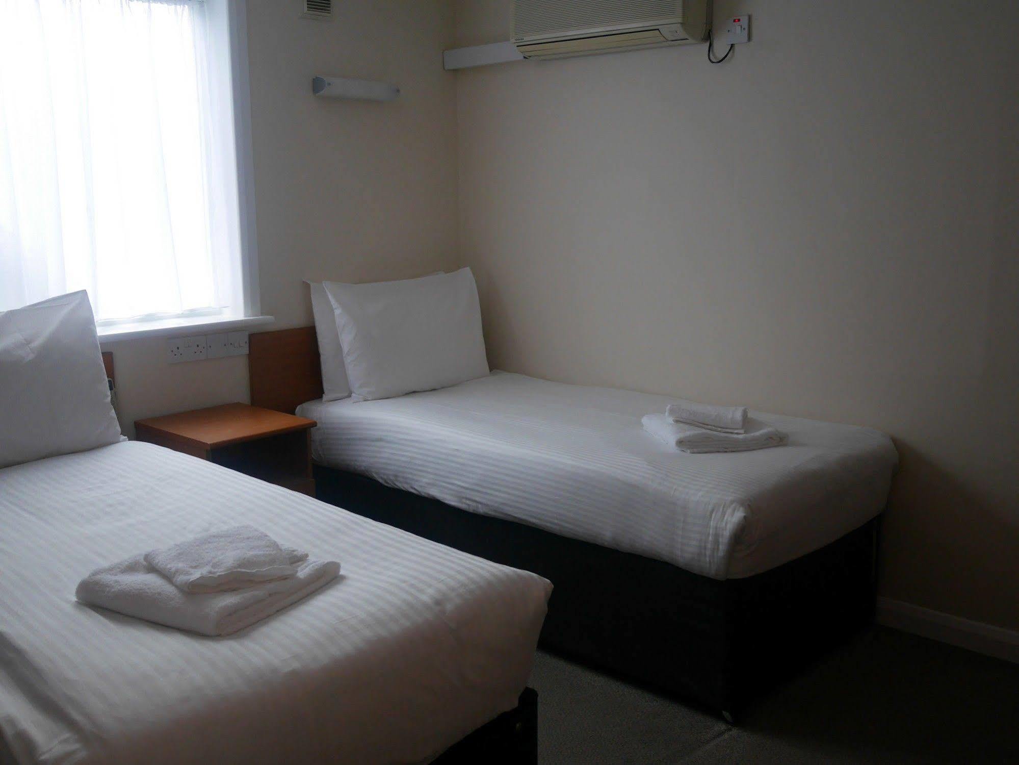 Sk Heathrow Hotel Hayes  Extérieur photo