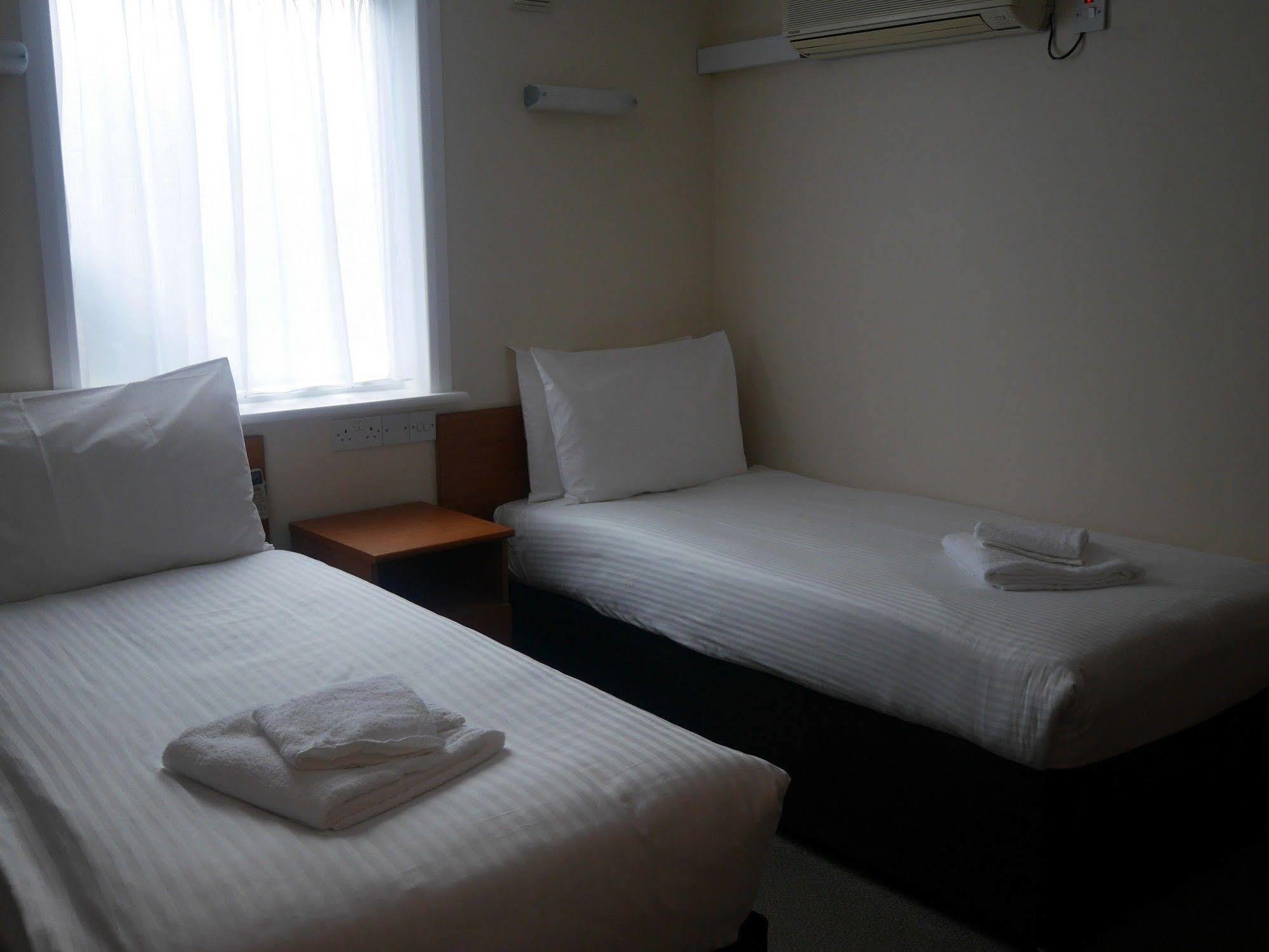 Sk Heathrow Hotel Hayes  Extérieur photo