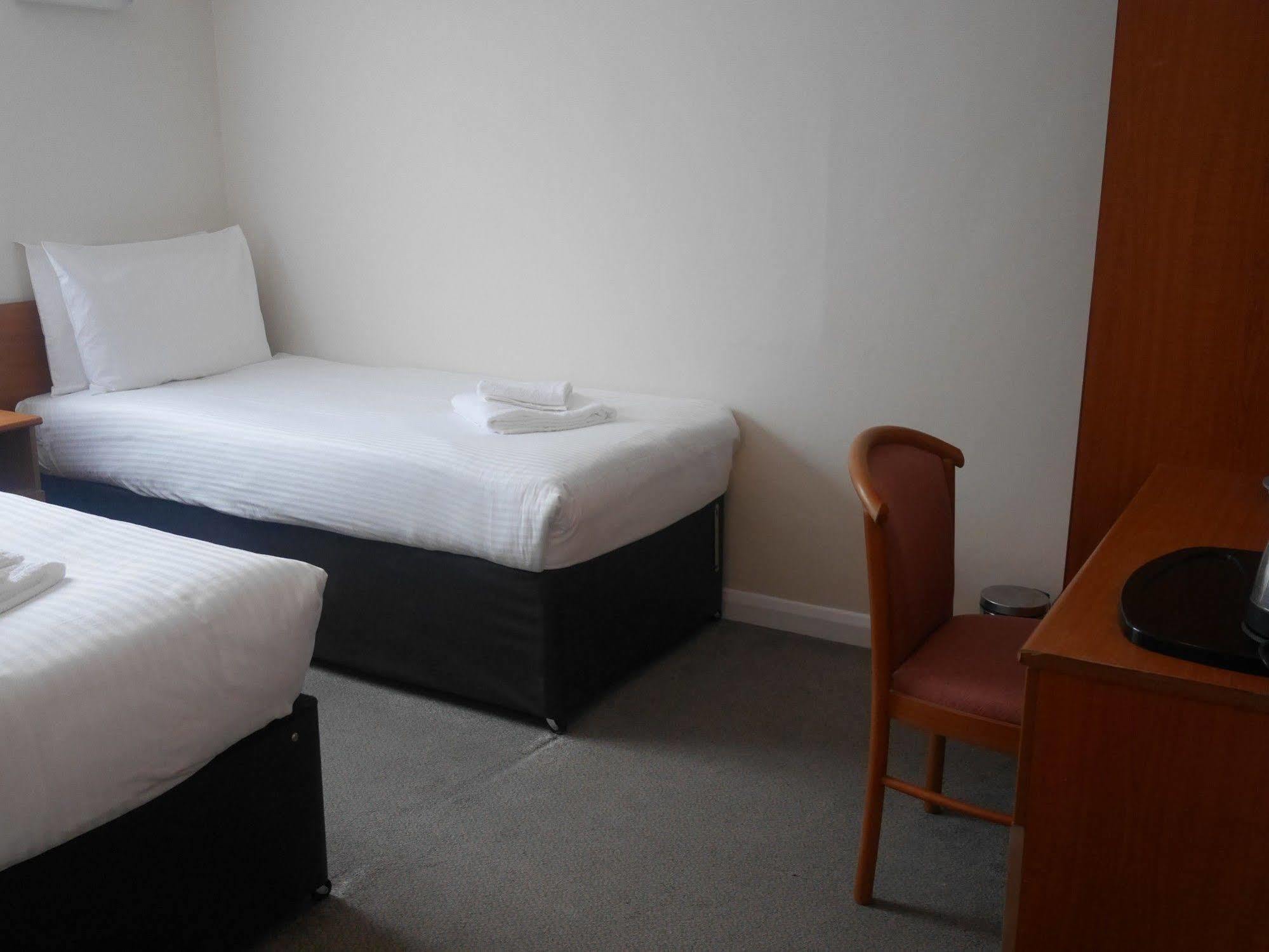 Sk Heathrow Hotel Hayes  Extérieur photo