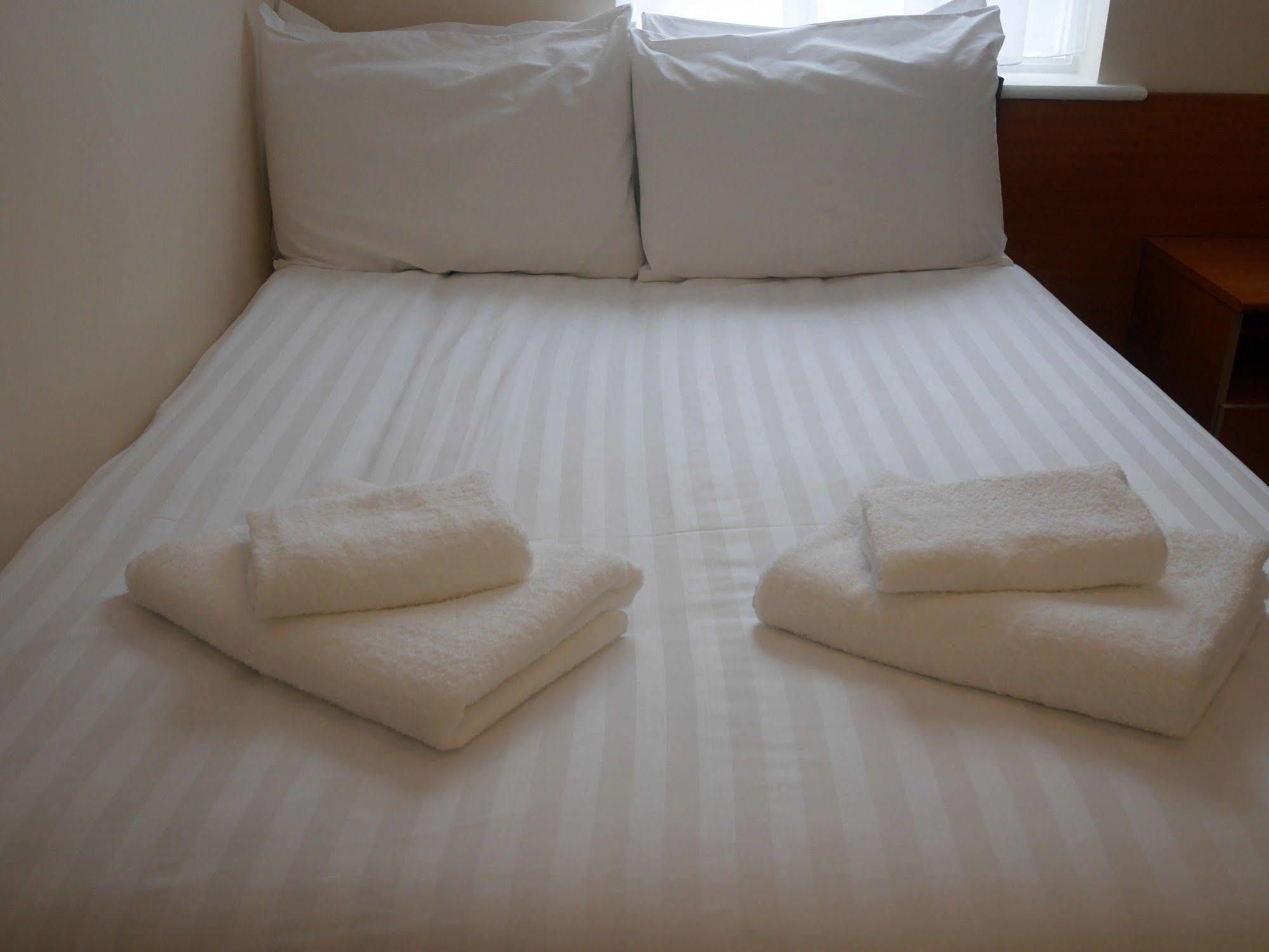Sk Heathrow Hotel Hayes  Extérieur photo