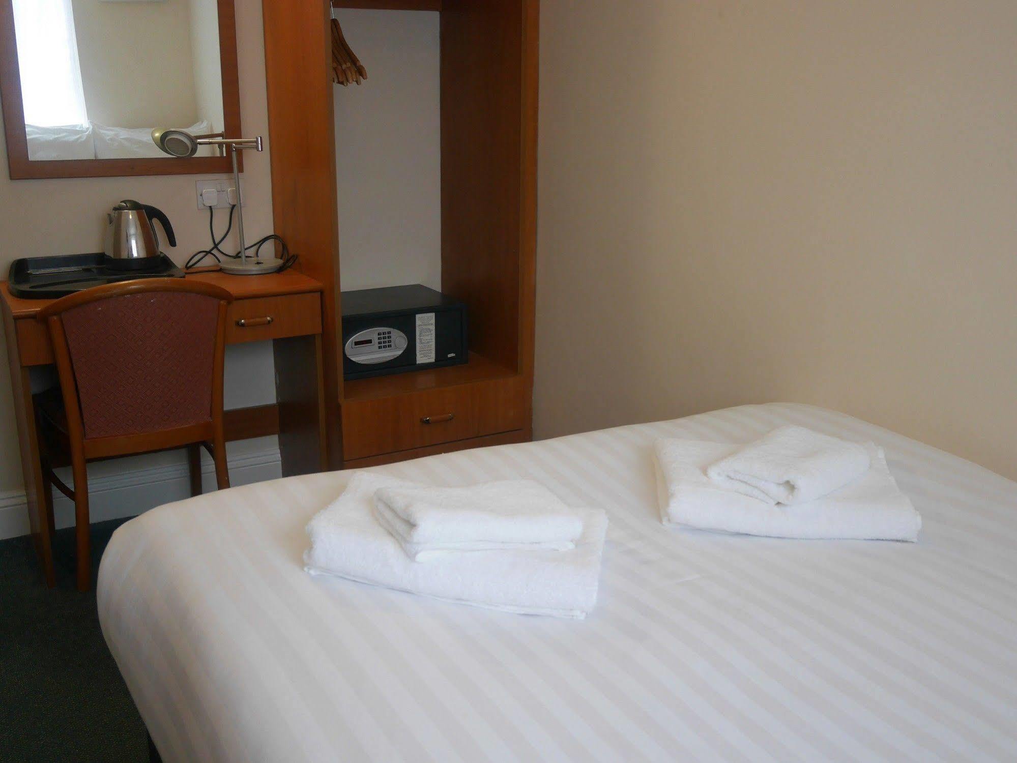 Sk Heathrow Hotel Hayes  Extérieur photo