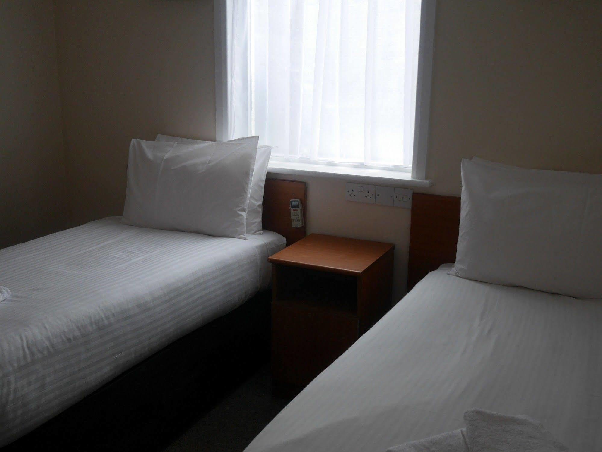 Sk Heathrow Hotel Hayes  Extérieur photo