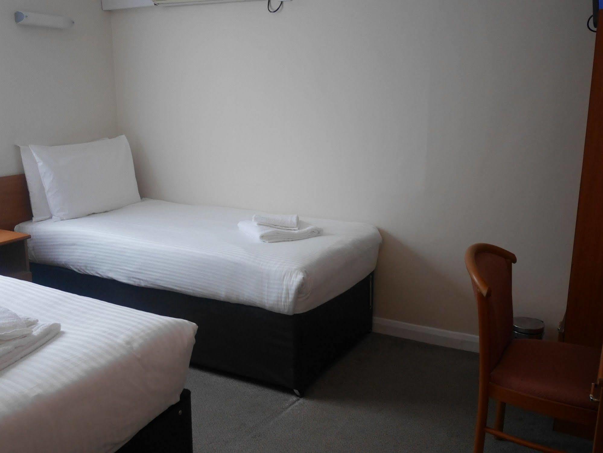 Sk Heathrow Hotel Hayes  Extérieur photo